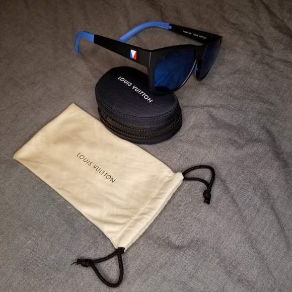 Louis Vuitton Nautical Wayfarer Sunglasses - Picture 7 of 7